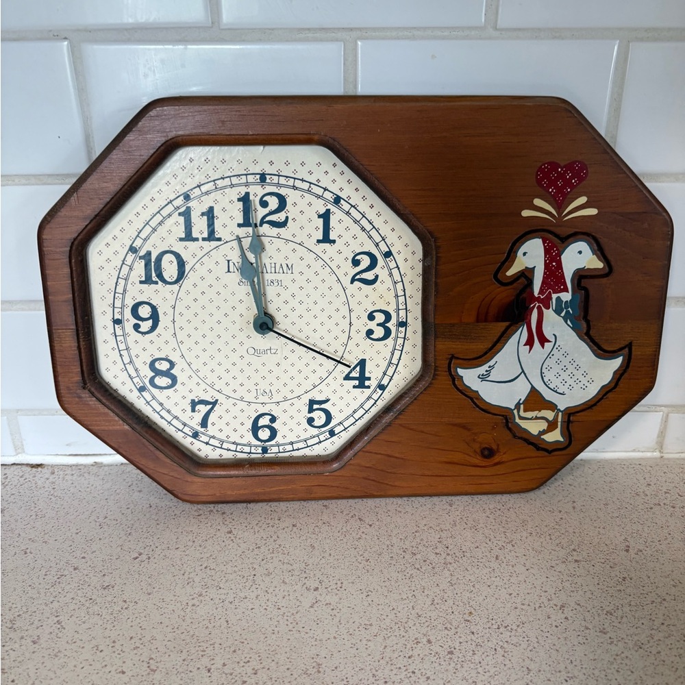 VTG Ingraham Geese In Love Wood Wall Clock